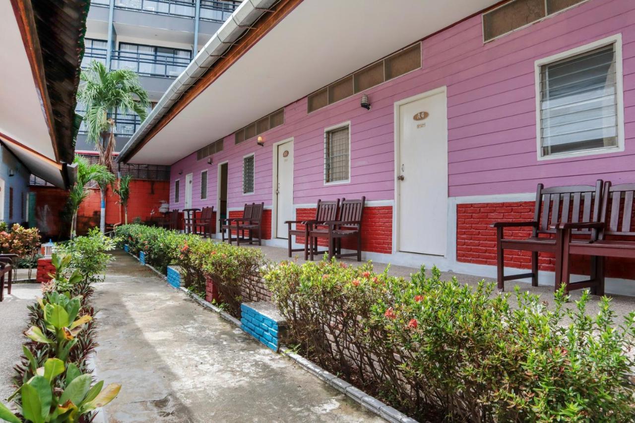 Oyo 681 Paradise Hotel Ао Нанг Экстерьер фото