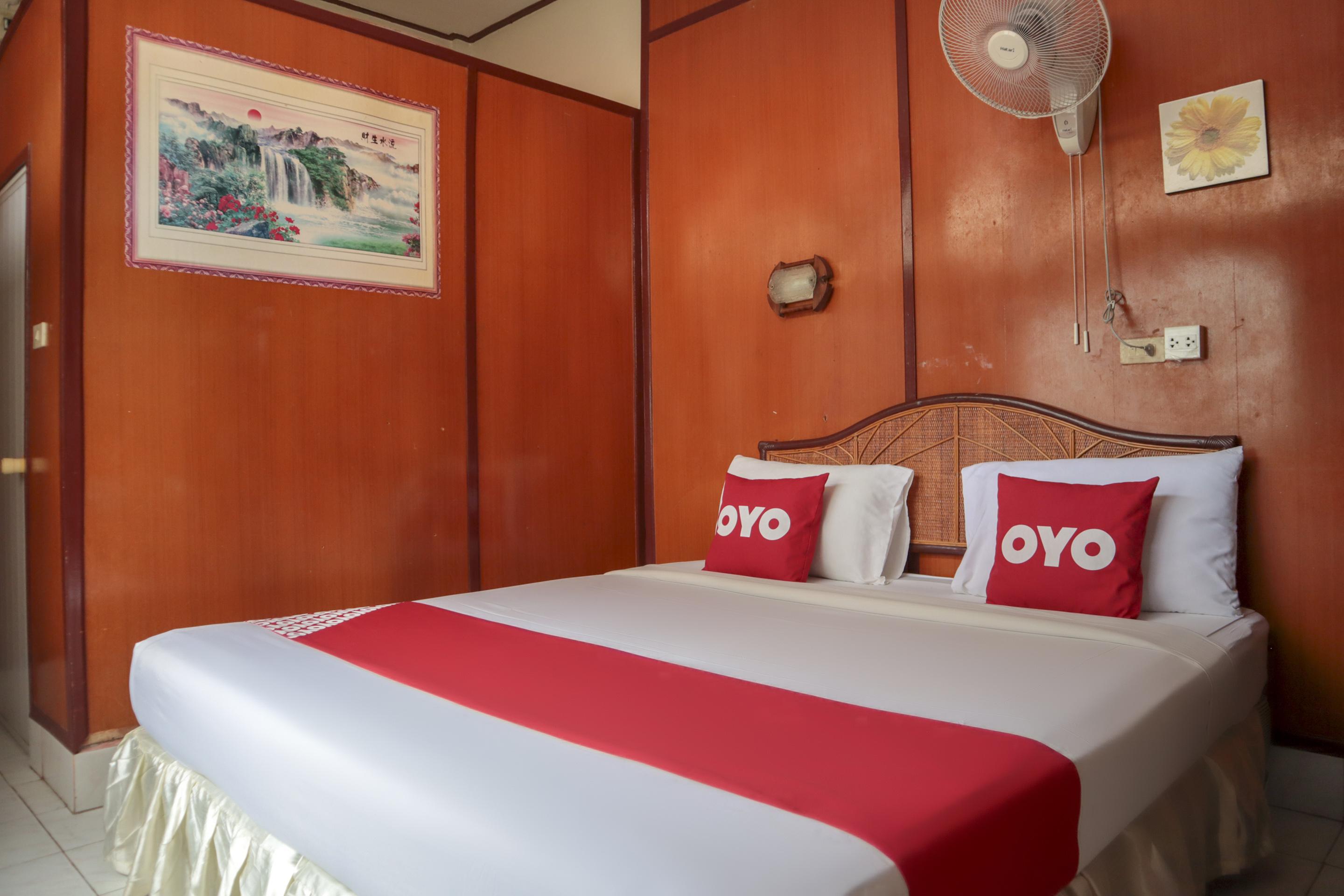 Oyo 681 Paradise Hotel Ао Нанг Экстерьер фото