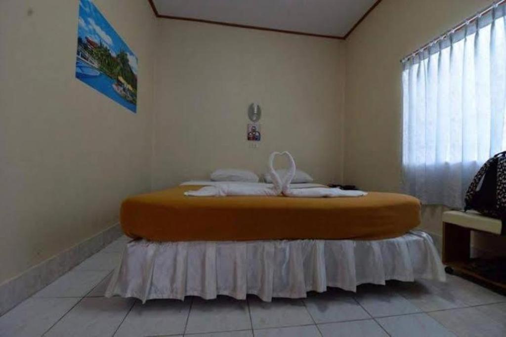 Oyo 681 Paradise Hotel Ао Нанг Экстерьер фото