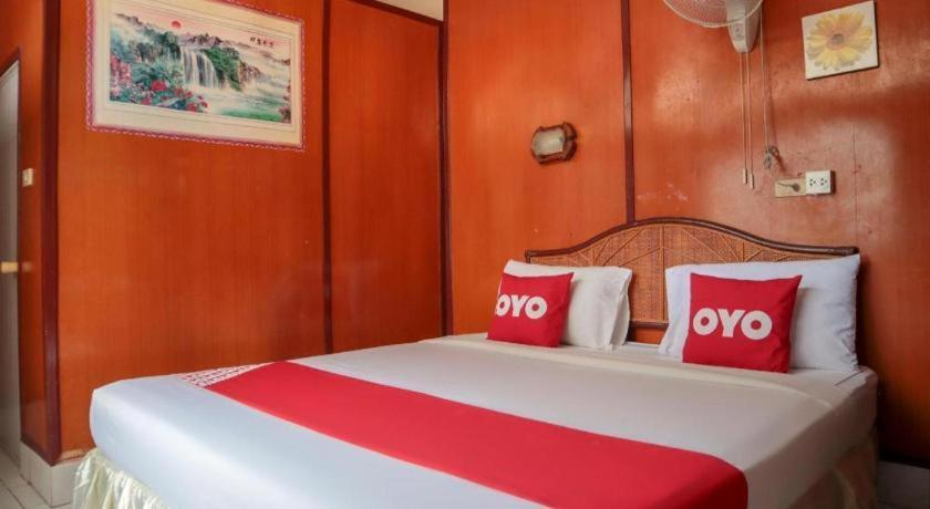 Oyo 681 Paradise Hotel Ао Нанг Экстерьер фото