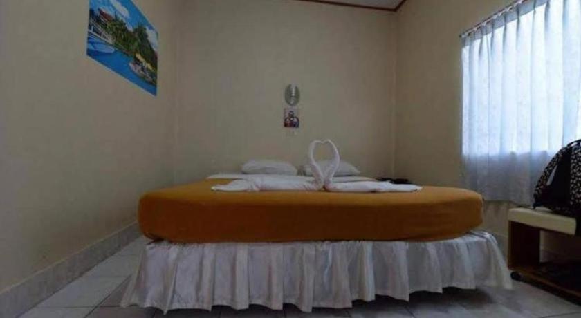 Oyo 681 Paradise Hotel Ао Нанг Экстерьер фото