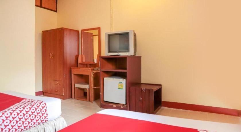 Oyo 681 Paradise Hotel Ао Нанг Экстерьер фото